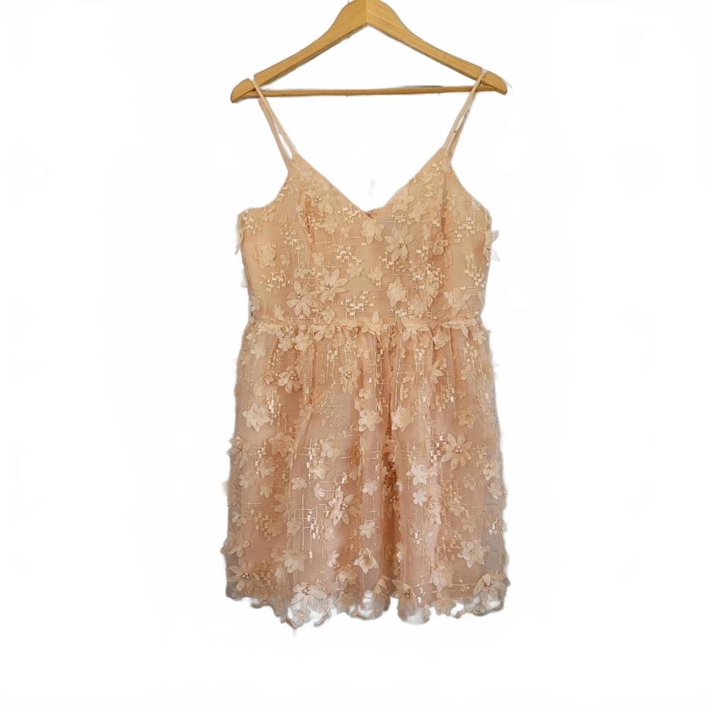 LULUS Style JMD11322 Ladies Sleeveless Whimsical Mini Dress with Petals and Bead